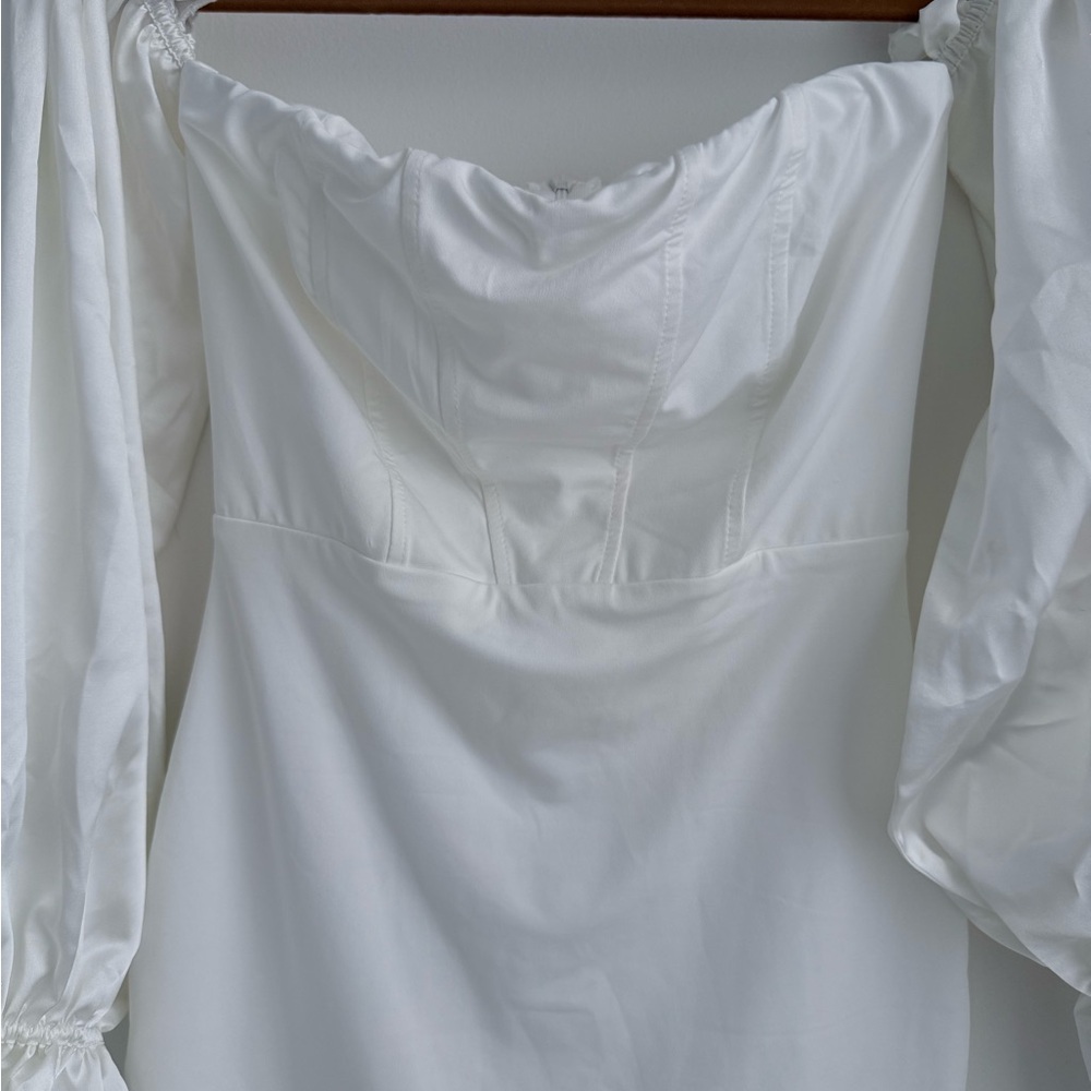 Elegant White Long Sleeve Dress